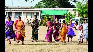 Voting: In Dindori’s Tribal Belt, Saas-bahu Poll Baton Run Adds Speed ...