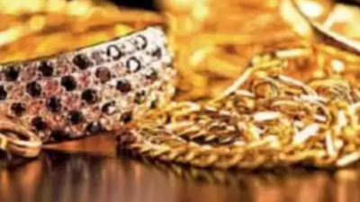 Gold and diamond traders expect shining fortunes at Dhanteras