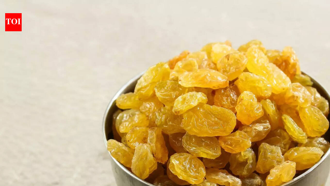 Why should you eat soaked raisins?