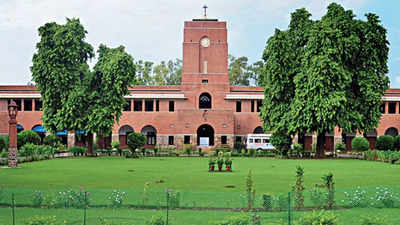 Now, Delhi University also goes on early winter break due to pollution