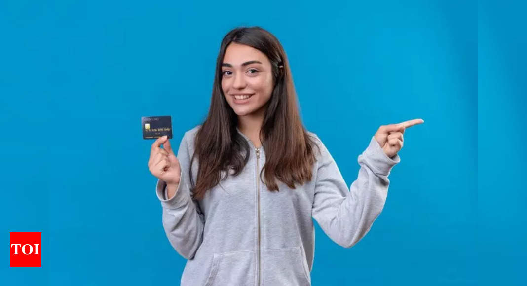 How to get your first credit card at 18