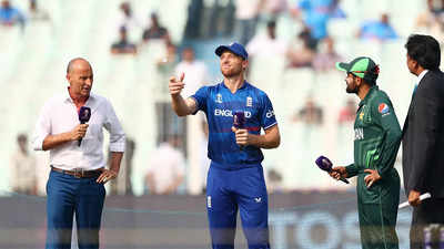 World Cup: England opt to bat against Pakistan in Kolkata