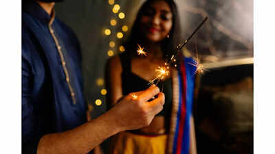 Happy Diwali 2025: 20 hilarious memes and messages that will light up your festivities