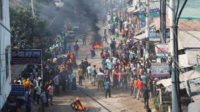 Bangladesh shuts down 150 garment factories, fines 11,000 workers demanding higher wage