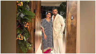 Suniel Shetty drops picture with wife Mana from Diwali celebration