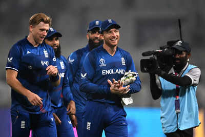 England's World Cup woes blamed on Test cricket priority, coach Mott gets full backing