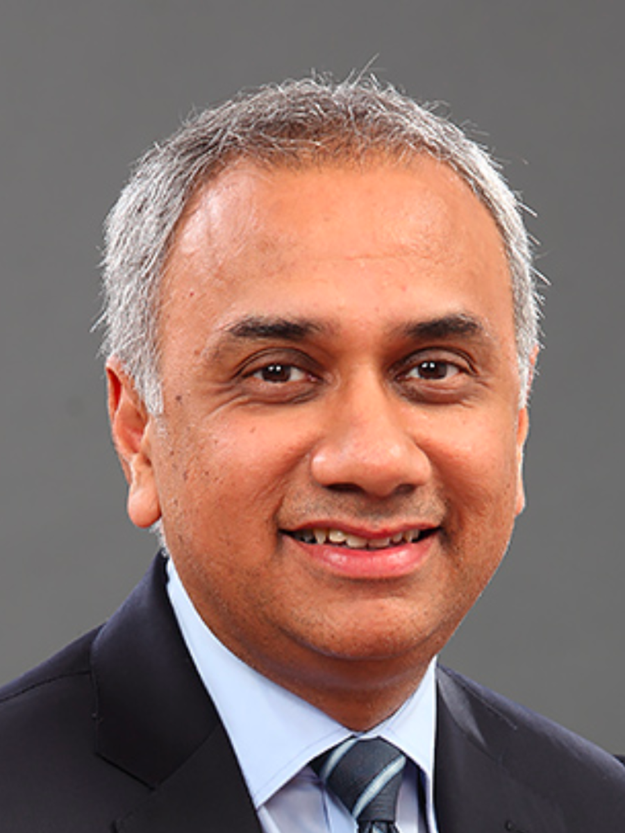 infosys-ceo-salary-per-month-salil-parekh-earns-627-times-average