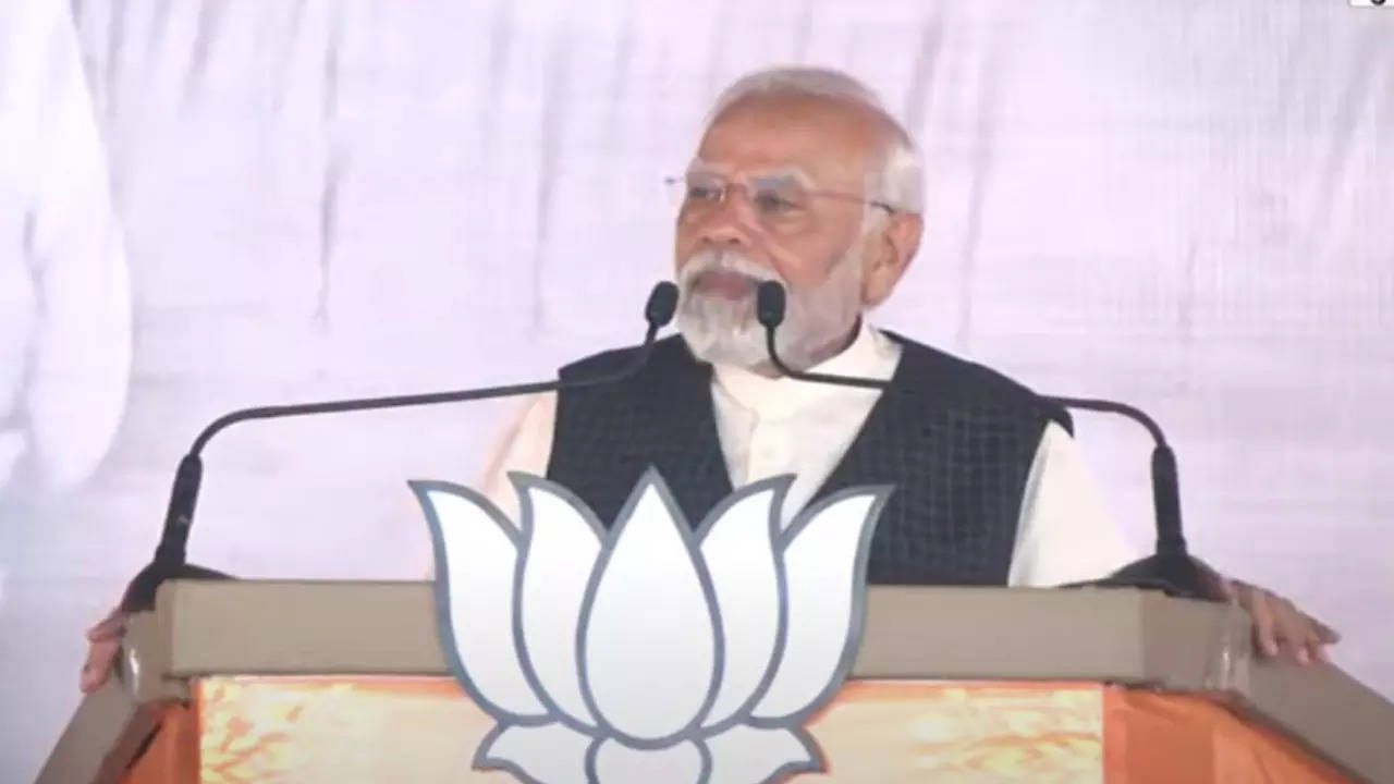 PM Modi accuses Congress of looting the resources of tribals - The