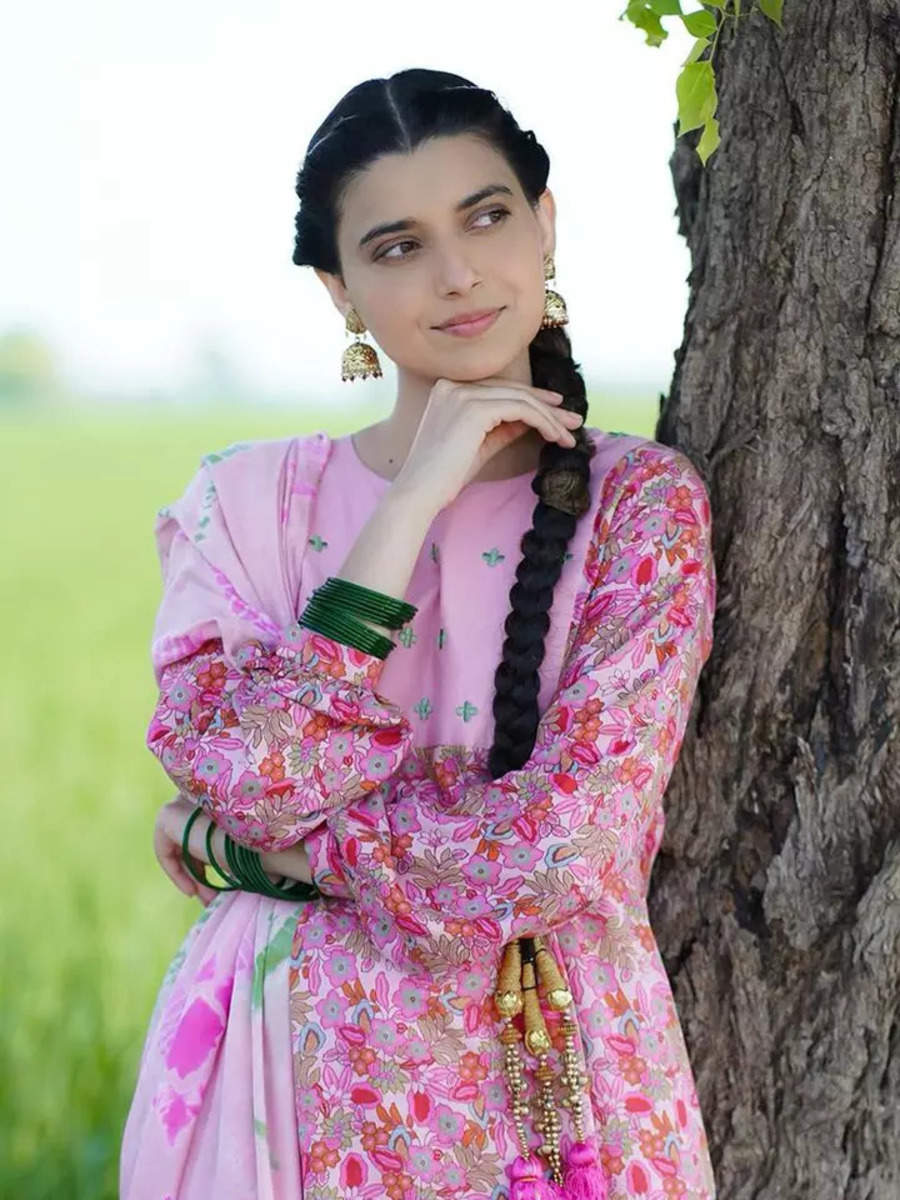 Nimrat Khaira is a showcase of simplicity and grace in pink suit ...