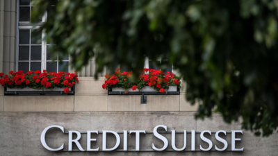 Swiss lawmakers demand clout for regulator after banking debacle