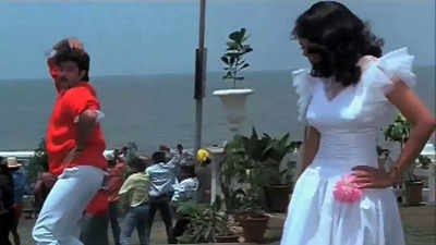 Did you know? Anil Kapoor's version of Ek Do Teen from Tezaab was shot at Shah Rukh Khan's Mannat