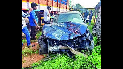 Dmk Councillor, His Baby Girl Killed As Car Hits Their Vehicle ...