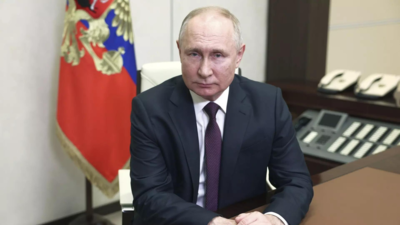 Vladimir Putin approves new restrictions on media coverage ahead of presidential elections
