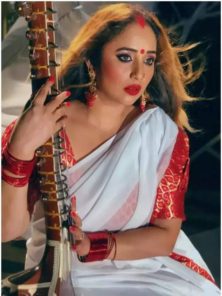 Drawing inspiration from Rani Chatterjee's traditional attire for ...