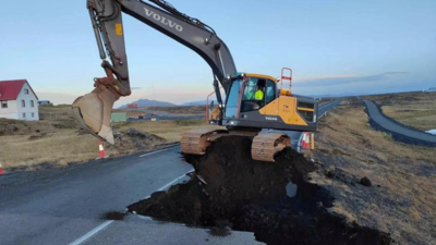 'Like film 2012': Earthquakes rip Iceland roads amid expected volcanic eruption