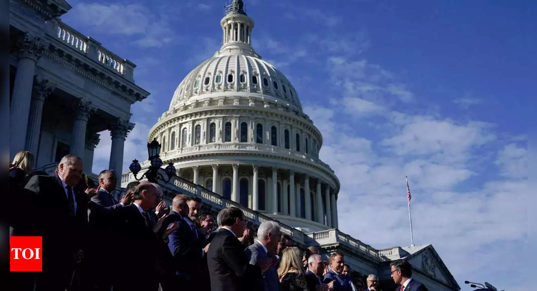 Président de la Chambre des représentants des États-Unis : la Chambre des représentants adopte un projet de loi de dépenses pour éviter la fermeture du gouvernement
