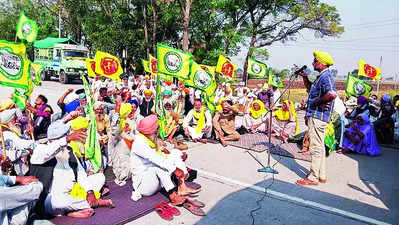 Arhtiyas condemn probe into paddy purchase, mkt closure