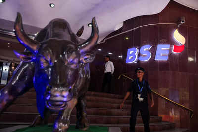 Chinese stocks set to outperform Indian peers next year: UBS