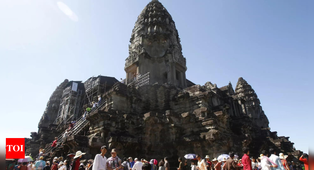 Angkor: UNESCO criticised after Cambodia evicts thousands around World Heritage site Angkor Wat