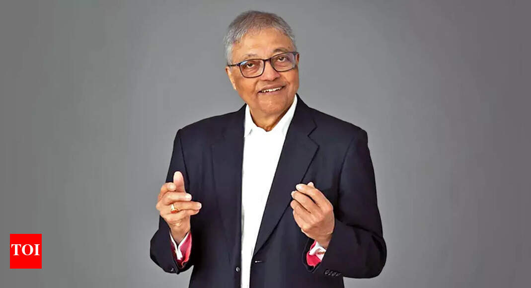 Mihir Bose honoured with 'Outstanding Contribution to Media Award' at ...