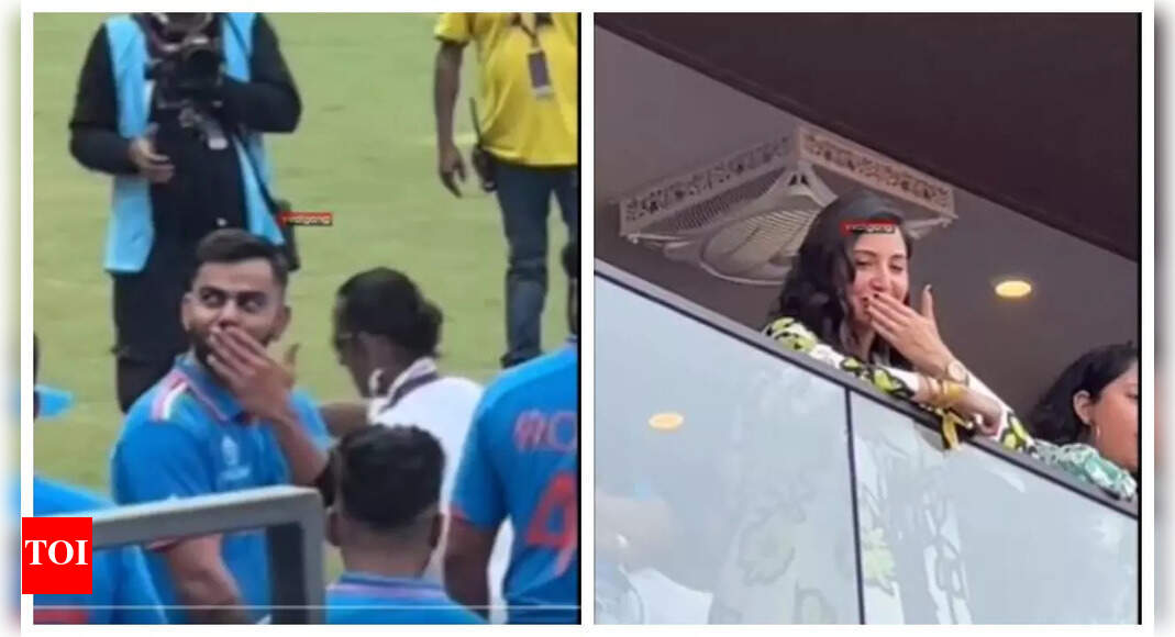 Anushka Sharma and Virat Kohli blow flying kisses to each other at India vs New Zealand World Cup semi-final – WATCH video – Times of India