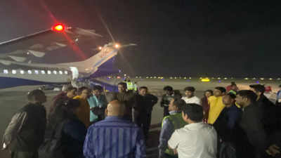 Flight ferrying pax along with union minister to Varanasi makes emergency landing