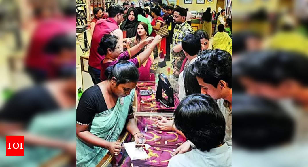 Diwali adds glitter: 39-tonne gold worth Rs 19,500 crore sold this  Dhanteras, up 30% YoY