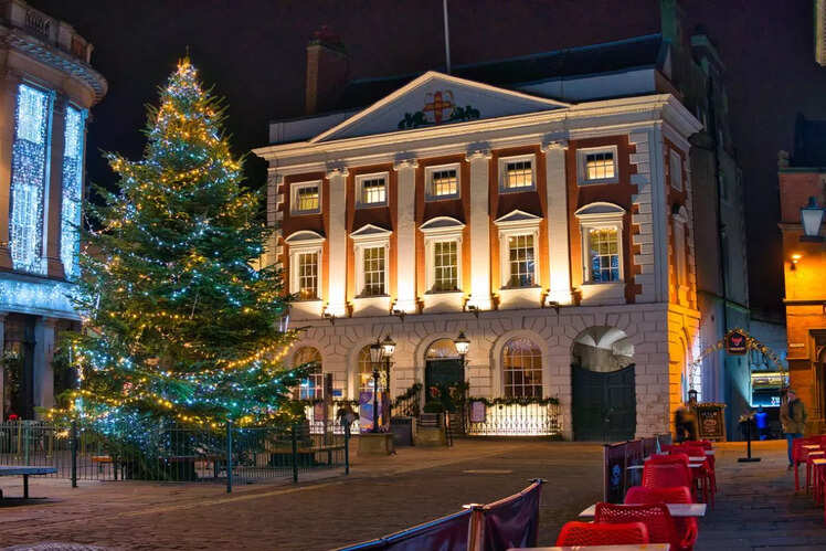 Experience holiday magic in New York City