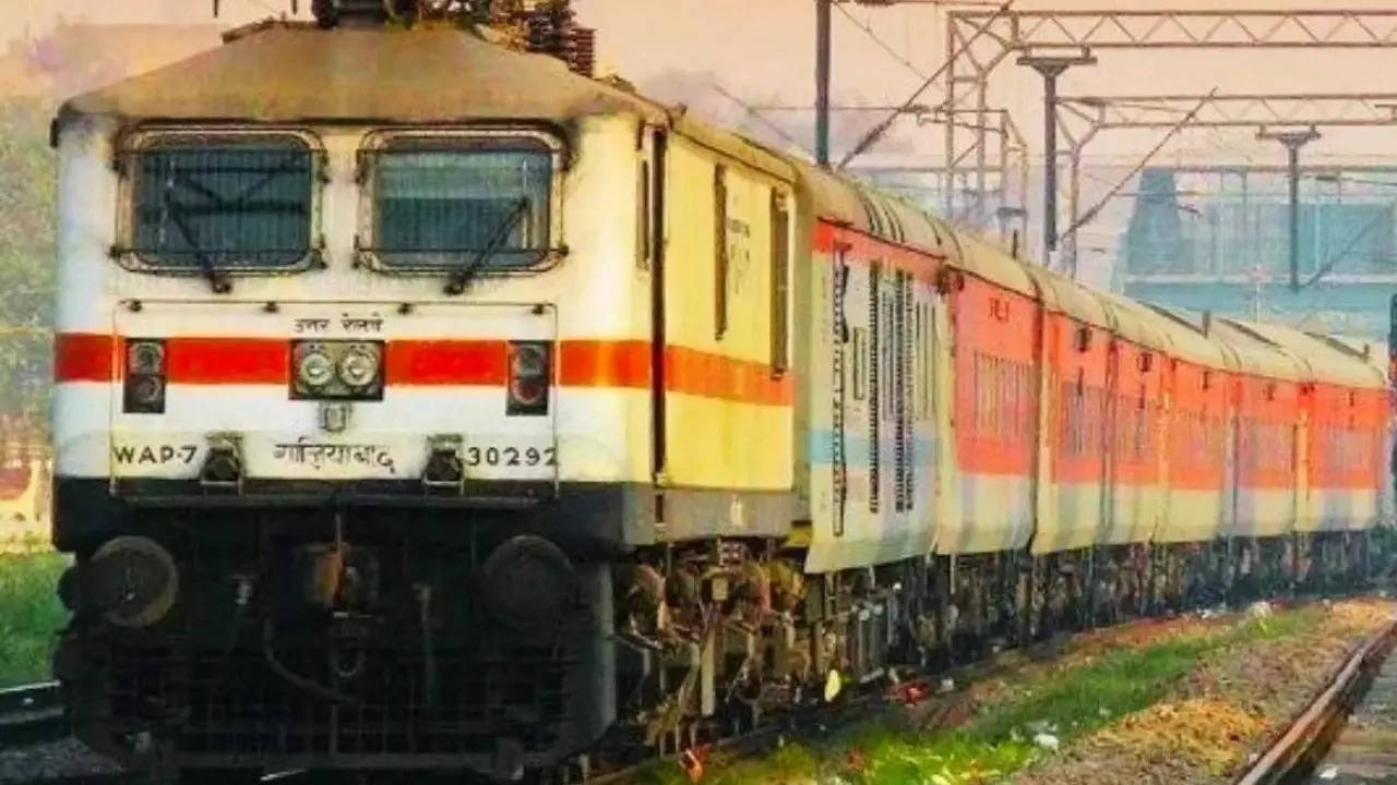 Indian Railways plans 3,000 additional trains in next 4-5 years to minimise  number of waitlisted tickets