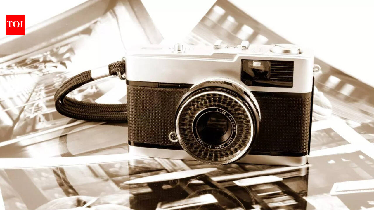From Homai Vyarawalla to Danish Siddiqui: Famous Indian photographers ...