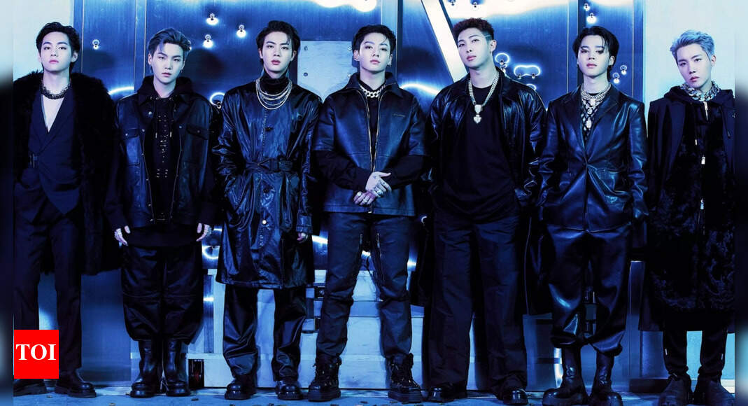 HYBE INSIGHT BTS キューブ 衣装 HYBE INSIGHT BTS キューブ 衣装 【公式通販】