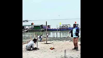 Curbs on Chhath in Dibrugarh after water level of Brahmaputra rises