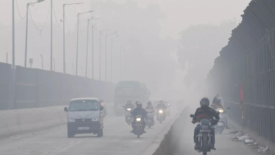 Delhi: AQI Improves Slightly To 'very Poor', But No Respite For ...