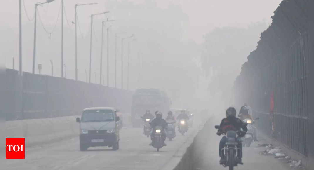 Delhi: AQI Improves Slightly To 'very Poor', But No Respite For ...