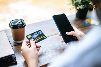 How long should you wait between credit card applications