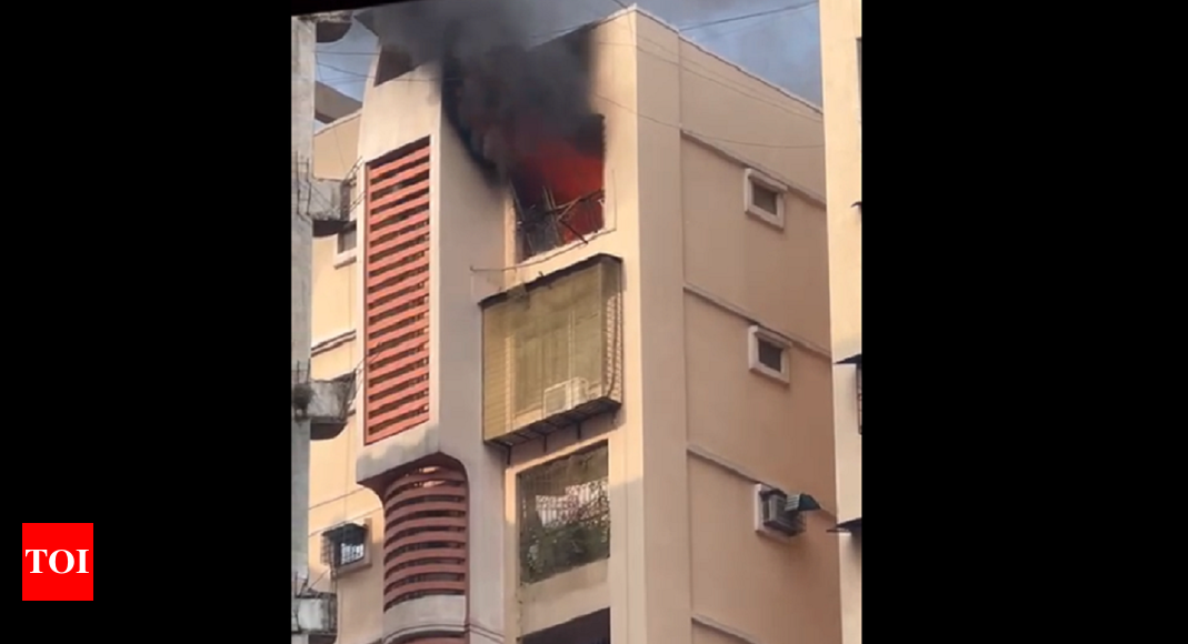 Navi Mumbai: Major fire breaks out on 12th floor apartment in Nerul building