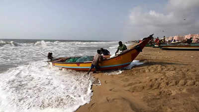 Sri Lankan navy detains 22 Indian fishermen