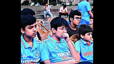 Heartbreak at packed restos, local clubs & homes as Aussies outplay Men in Blue
