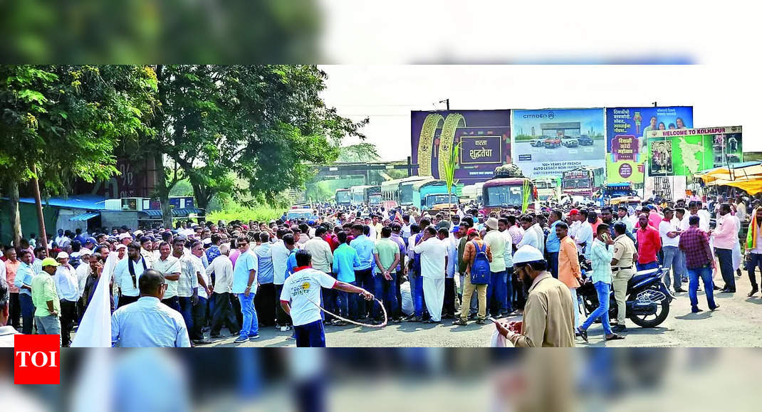 Farmers' Outfit: Protest by Farmers' Outfit Over Sugar Cane Price ...