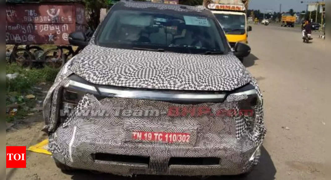 Mahindra XUV.E8: Mahindra XUV.e8 spied: New pics reveal interior ...