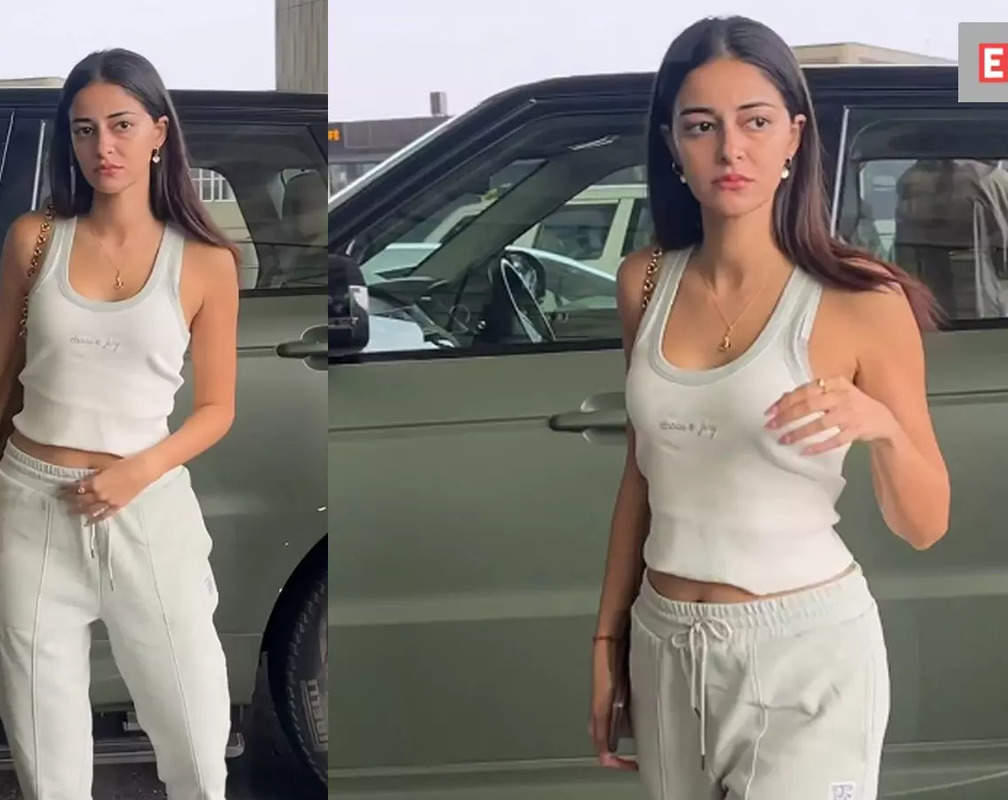 
Ananya Panday looks distraught as she gets spotted at the airport, refuses to pose, says 'Bhut late hoo gaya'
