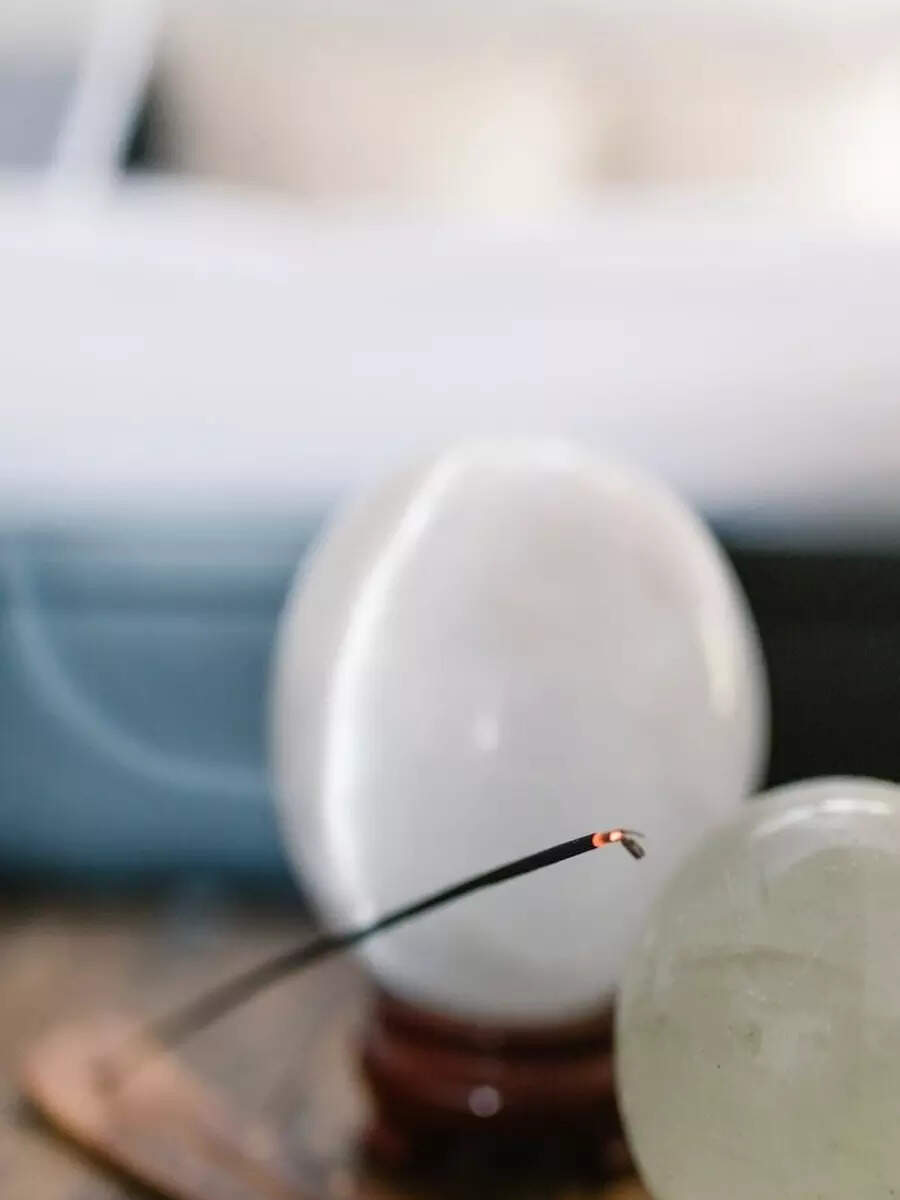 6 Items You Should Not Keep Under Your Bed As Per Vastu Times of India