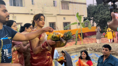 Shaadi Mubarak fame Rati Pandey gives a glimpse of her Chhath Puja, writes "Wishing you peace, prosperity, and happiness"