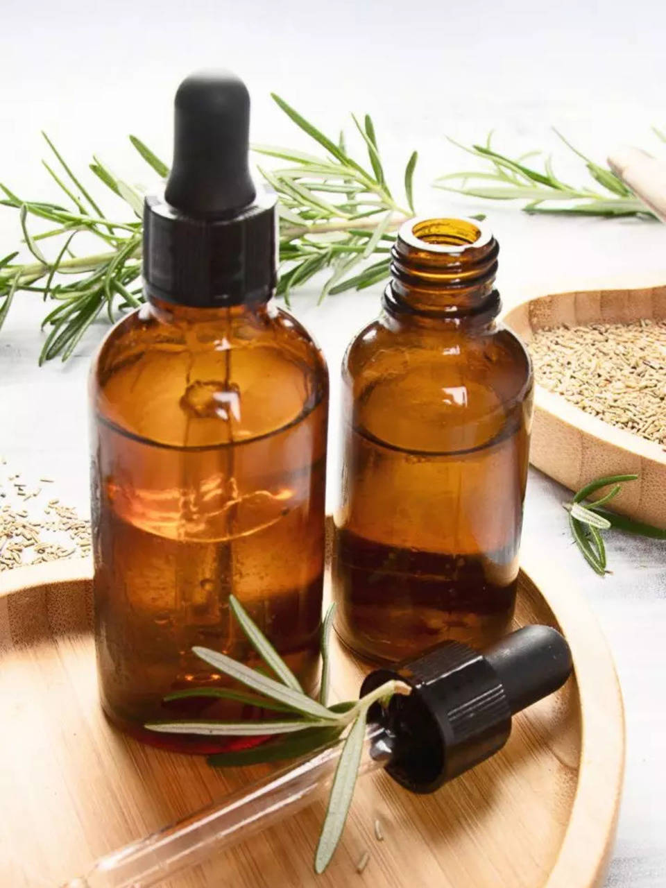 21 Benefits of Rosemary Essential Oil for Skin & Hair Care