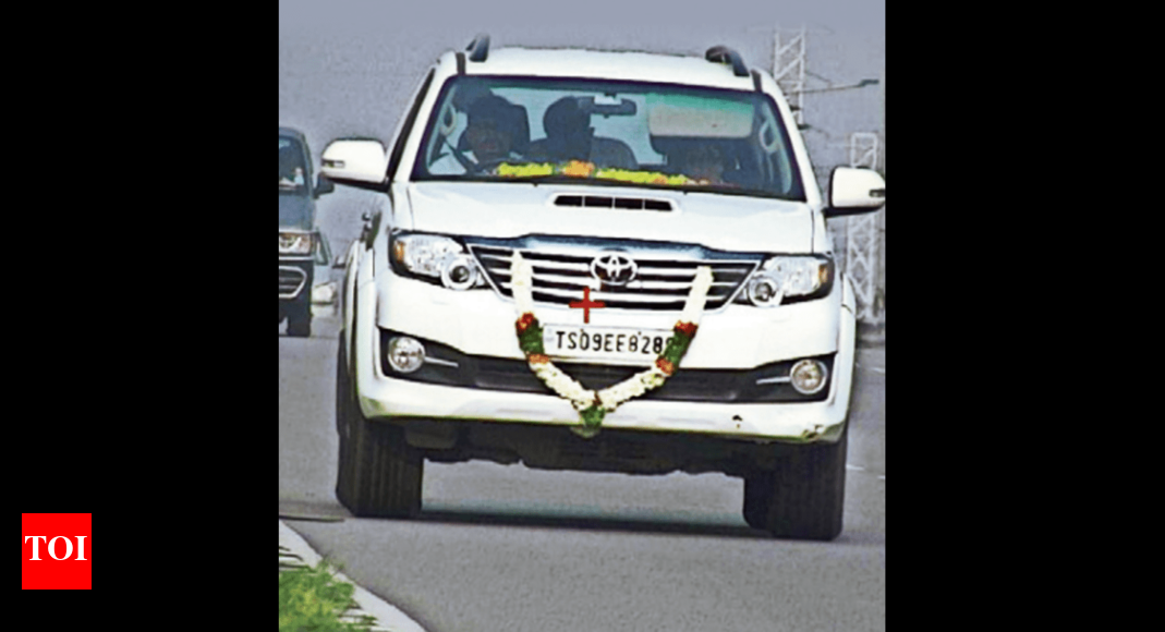 Rash driving to jumping signal: Netas yet to pay up traffic fines ...