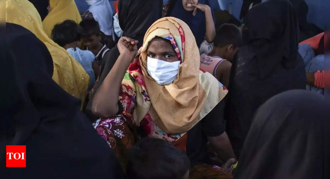 Rohingya Refugees: Nearly 1,000 Rohingya Refugees Arrive By Boat In ...