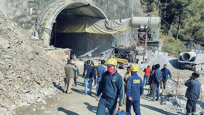 Uttarkashi tunnel collapse: ‘Lifeline’ after 200+hrs, 6-inch pipe to carry food for workers