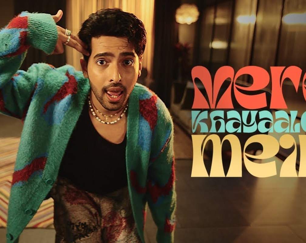
Discover The New Hindi Music Video For Mere Khayaalon Mein By Armaan Malik
