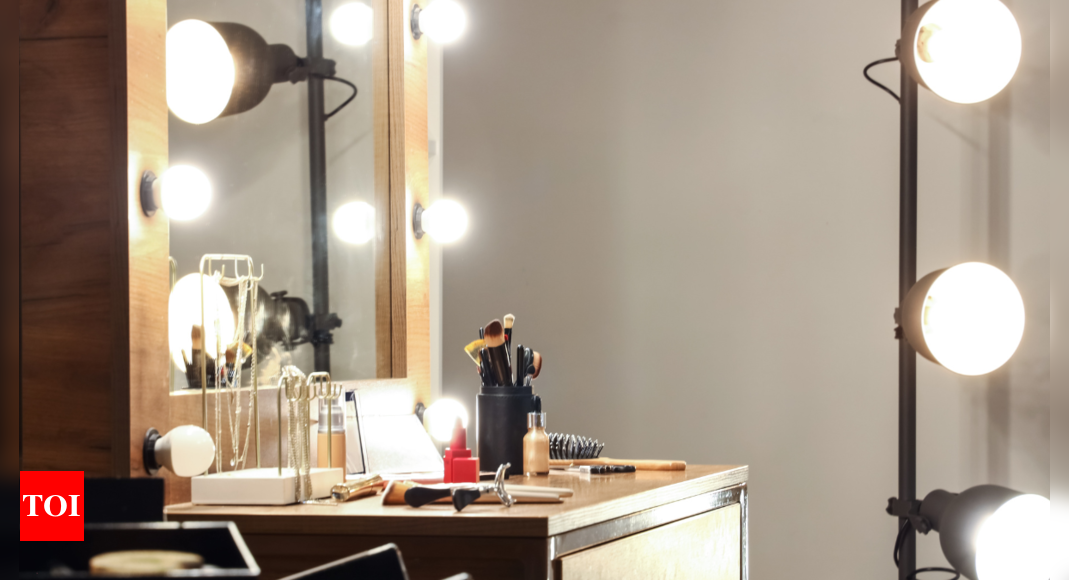 Lighted Makeup Mirrors for Illuminating Your Beauty - Times of India