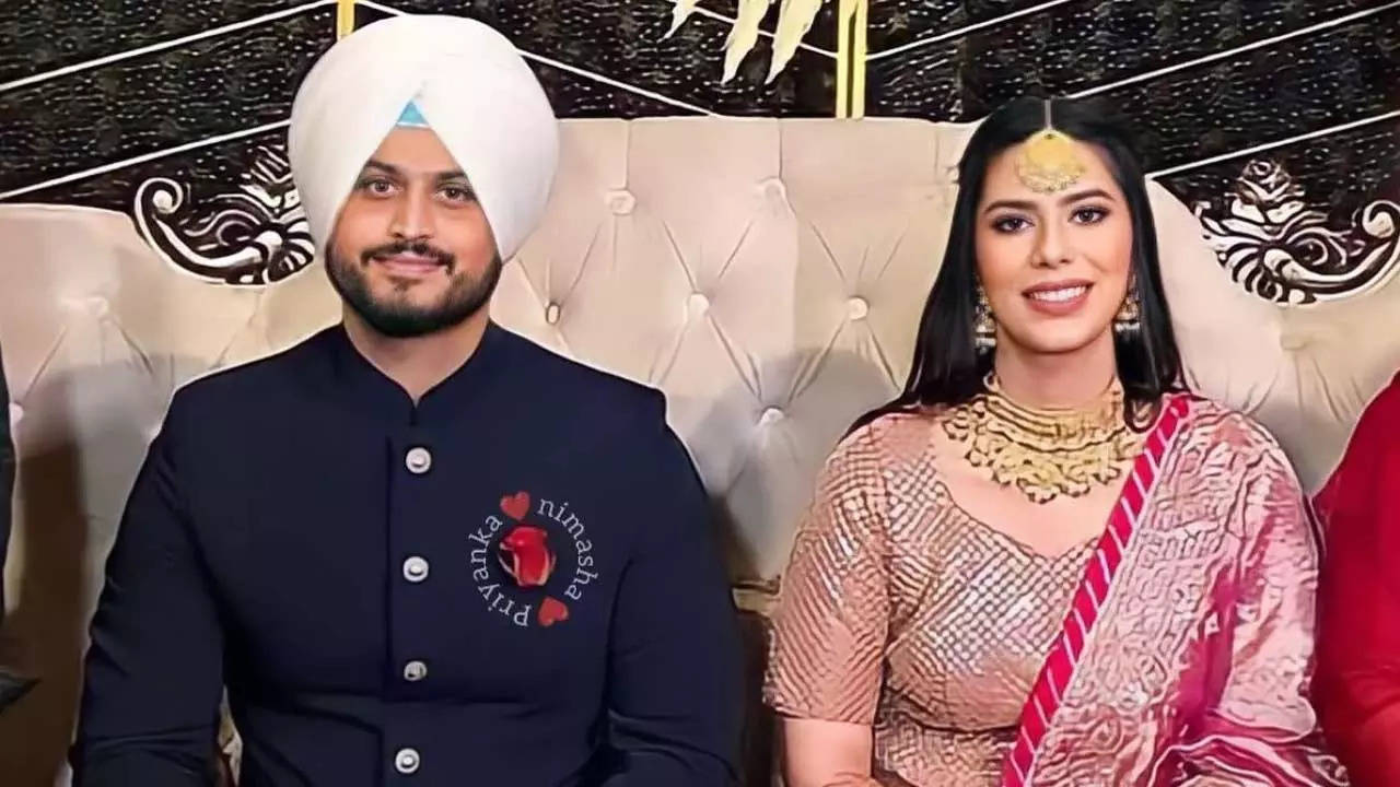 Gurnam Bhullar ties the knot with Dr. Balpreet Kaur in a vibrant setting |  Punjabi Movie News - Times of India